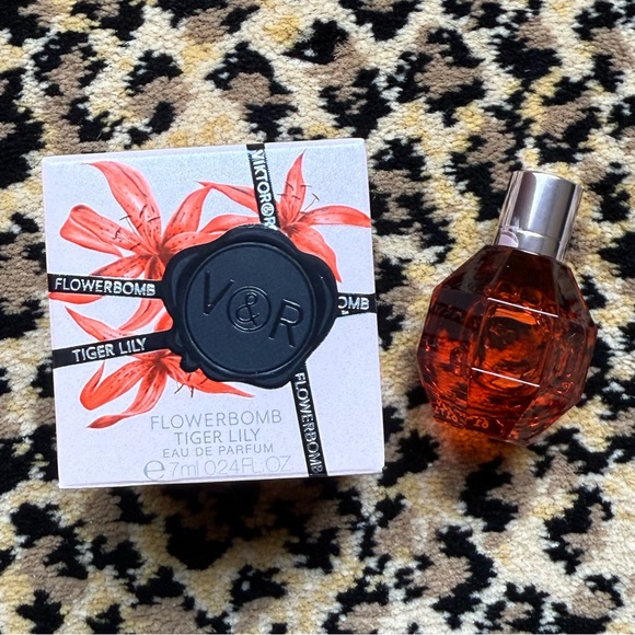 Viktor & Rolf Flowerbomb Tiger Lily mini (NIB) - Picture 1 of 3